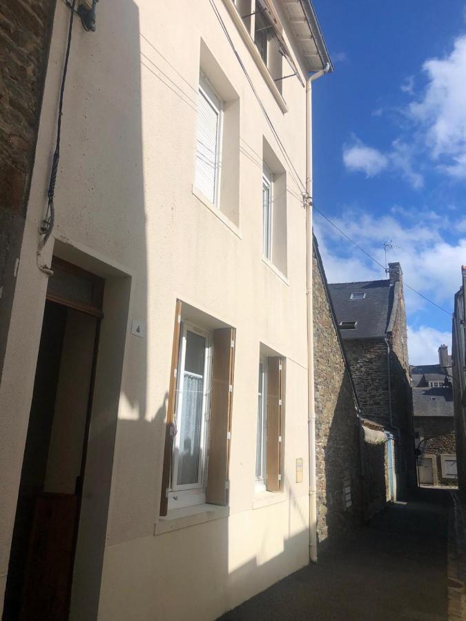 Appartement Rue Nationale - Port De La Houle Cancale Exterior photo